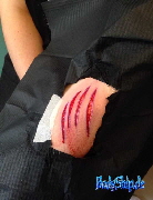Unterarm Kratzer Cutting  by Bodyship - beste Qualit�t zum fairen Preis - made in Halle - www.bodyship.de  Sachsen Anhalt - n�he Leipzig .jpg